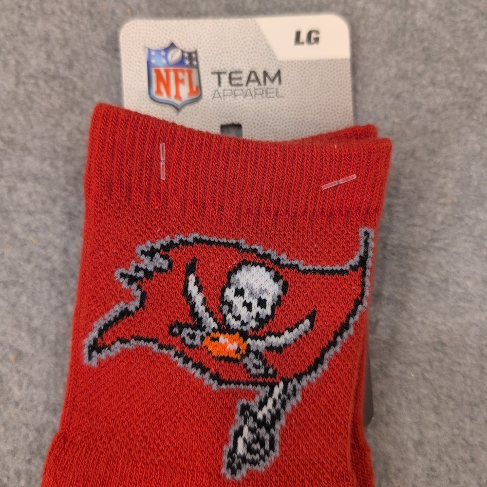 Tampa Bay Buccaneers NFL Team Apparel Red Crew Socks LG 5001U10 - Picture 2 of 4